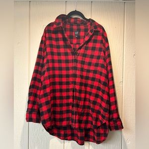 🖤GAP❤️ red and black buffalo check button up, size XL